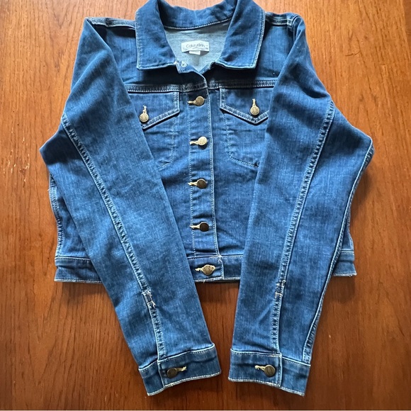 Calvin Klein Cropped Denim Jacket size Medium - Picture 3 of 8